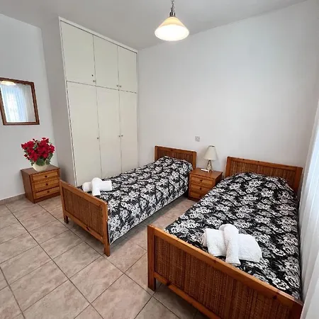 Pafia Sunbeach Townhouse Feriehus *